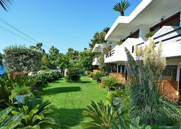 Chara 3* Megali Ammos (Skiathos)