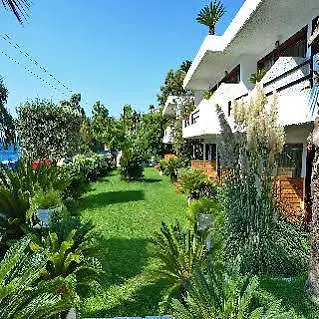 Ξενοδοχείο Chara