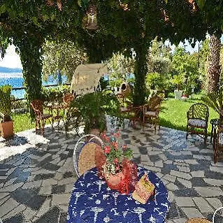 Ξενοδοχείο Chara 3*